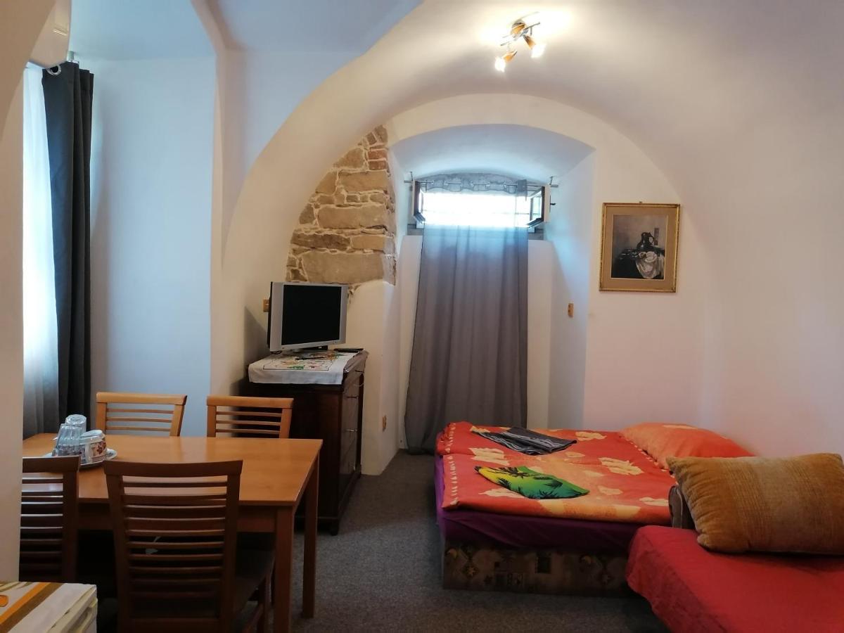 Fara Choustnikovo Hradiste Hotel Luaran gambar