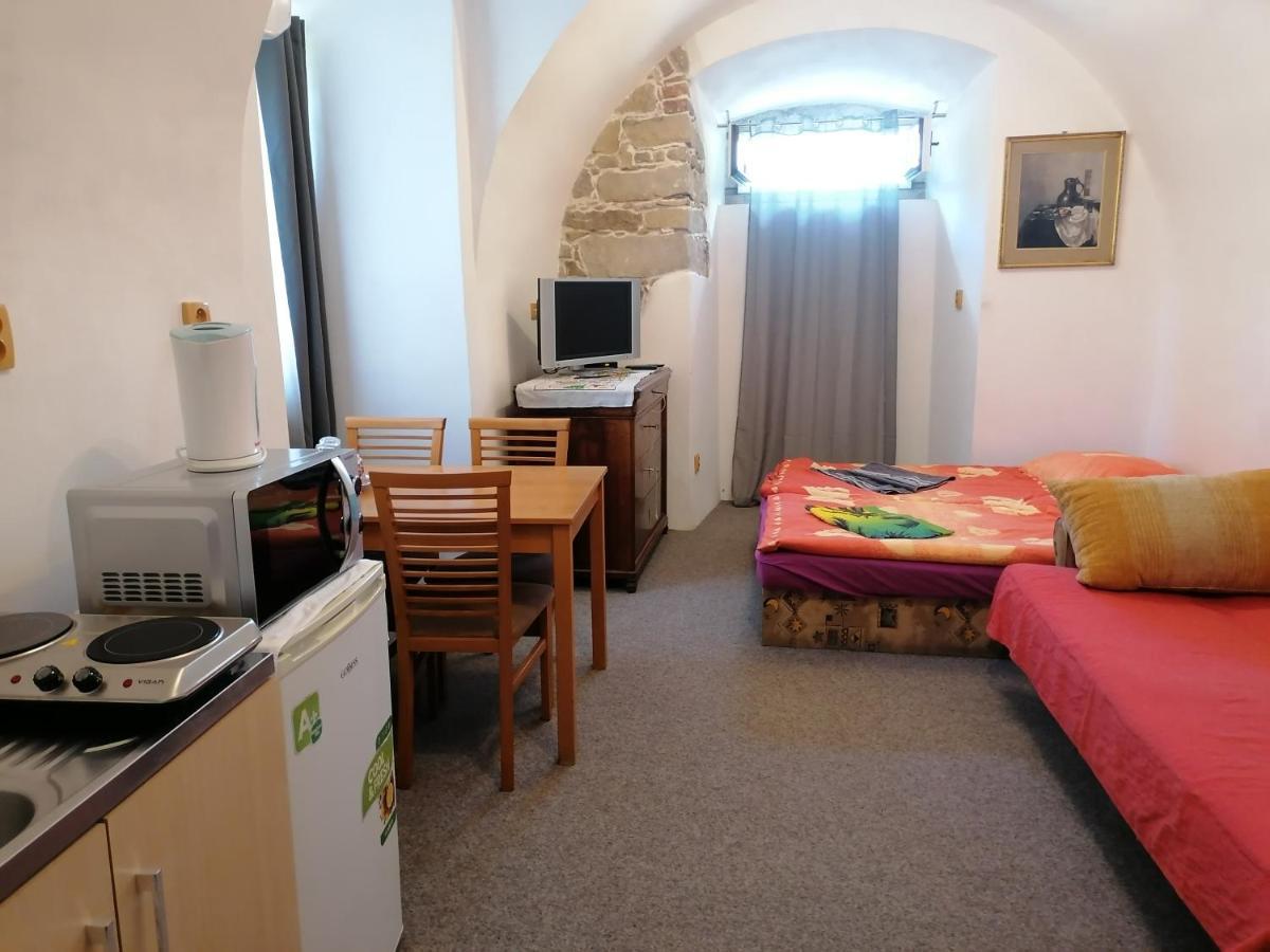 Fara Choustnikovo Hradiste Hotel Luaran gambar