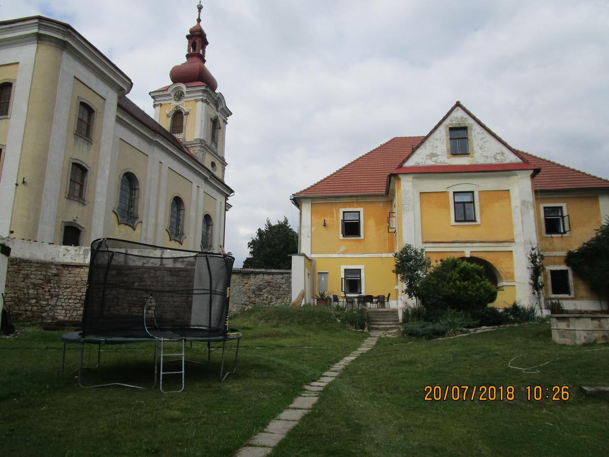 Fara Choustnikovo Hradiste Hotel Luaran gambar